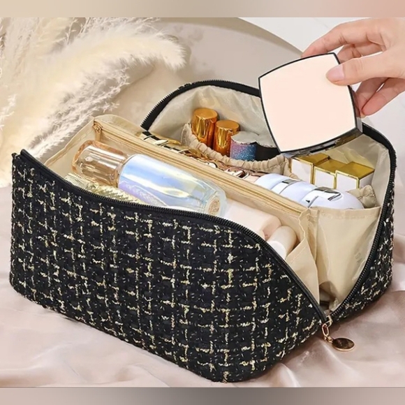 MYSTERY COSMETIC BAG - what goodies will you get? ALL 5 star reviews - Picture 6 of 13
